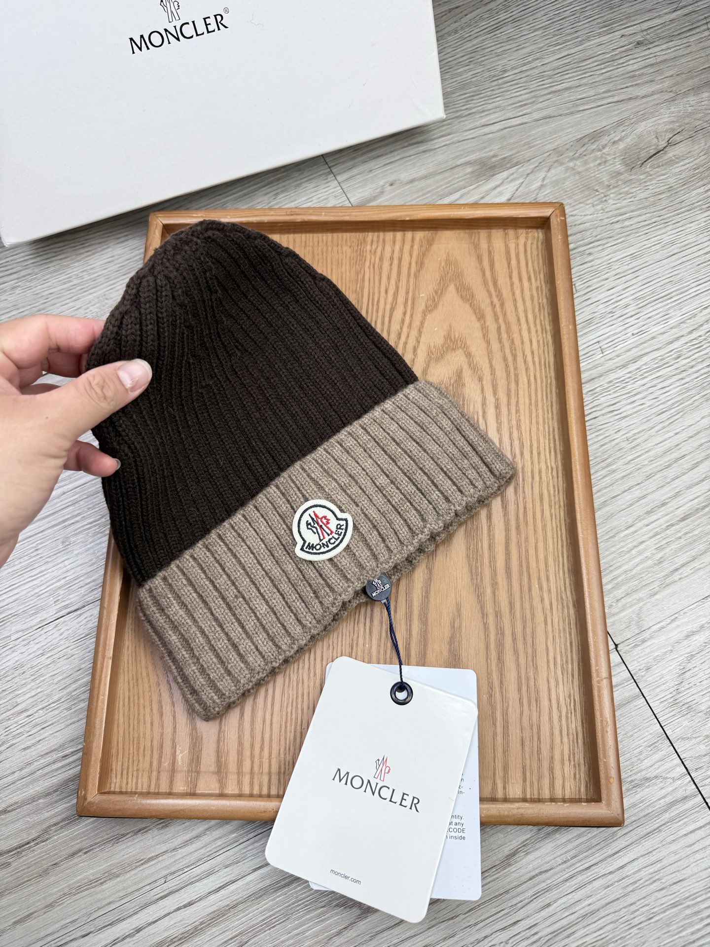 。蒙口。福利！【细毛线针织单帽】新款上架，特别实惠的一个系列帽子，面料：细毛线。密度紧致！毛线针织面料手