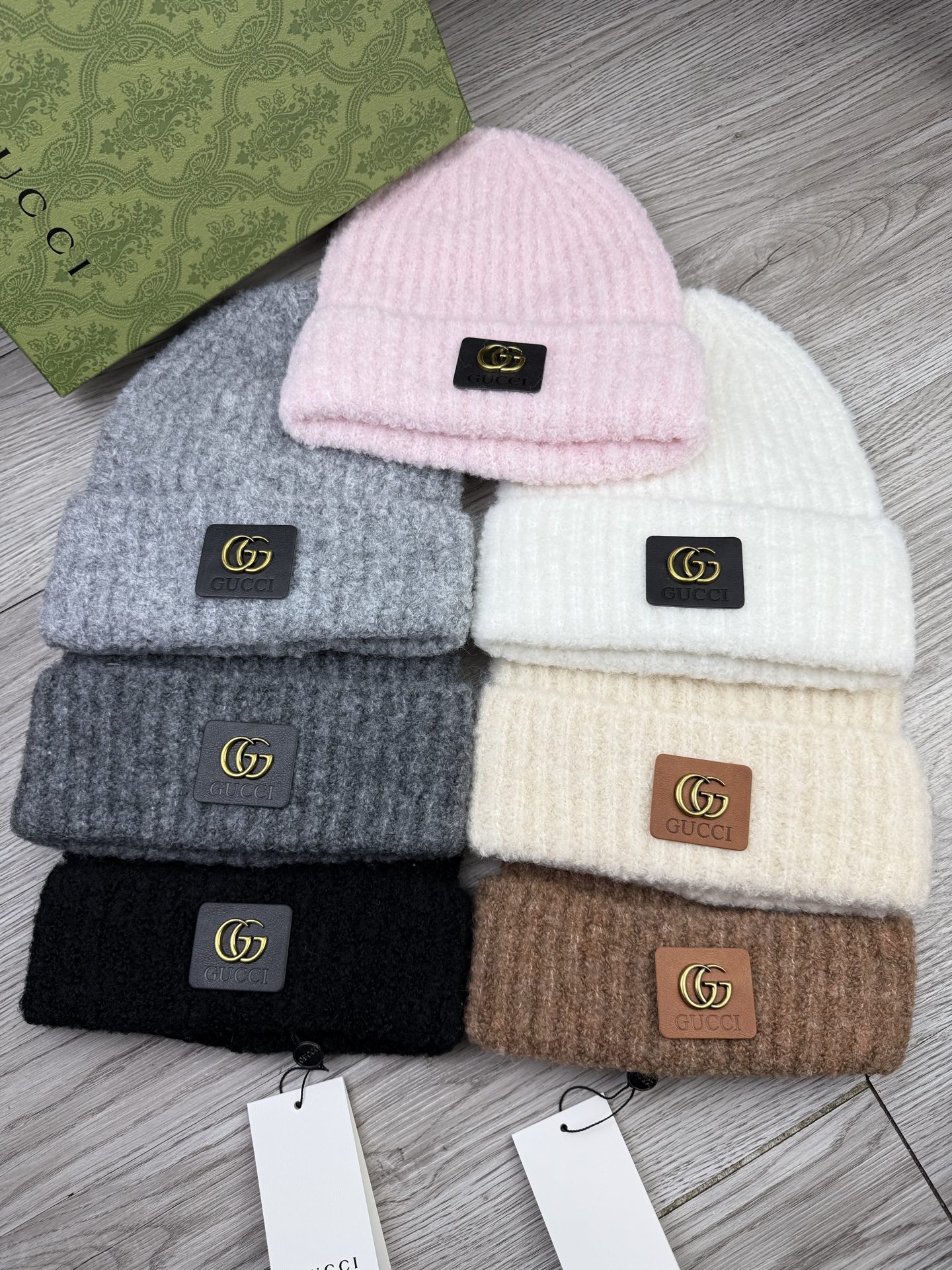 。G家。福利！【细毛线针织单帽】新款上架，特别实惠的一个系列帽子，面料：细毛线。密度紧致！毛线针织面料手