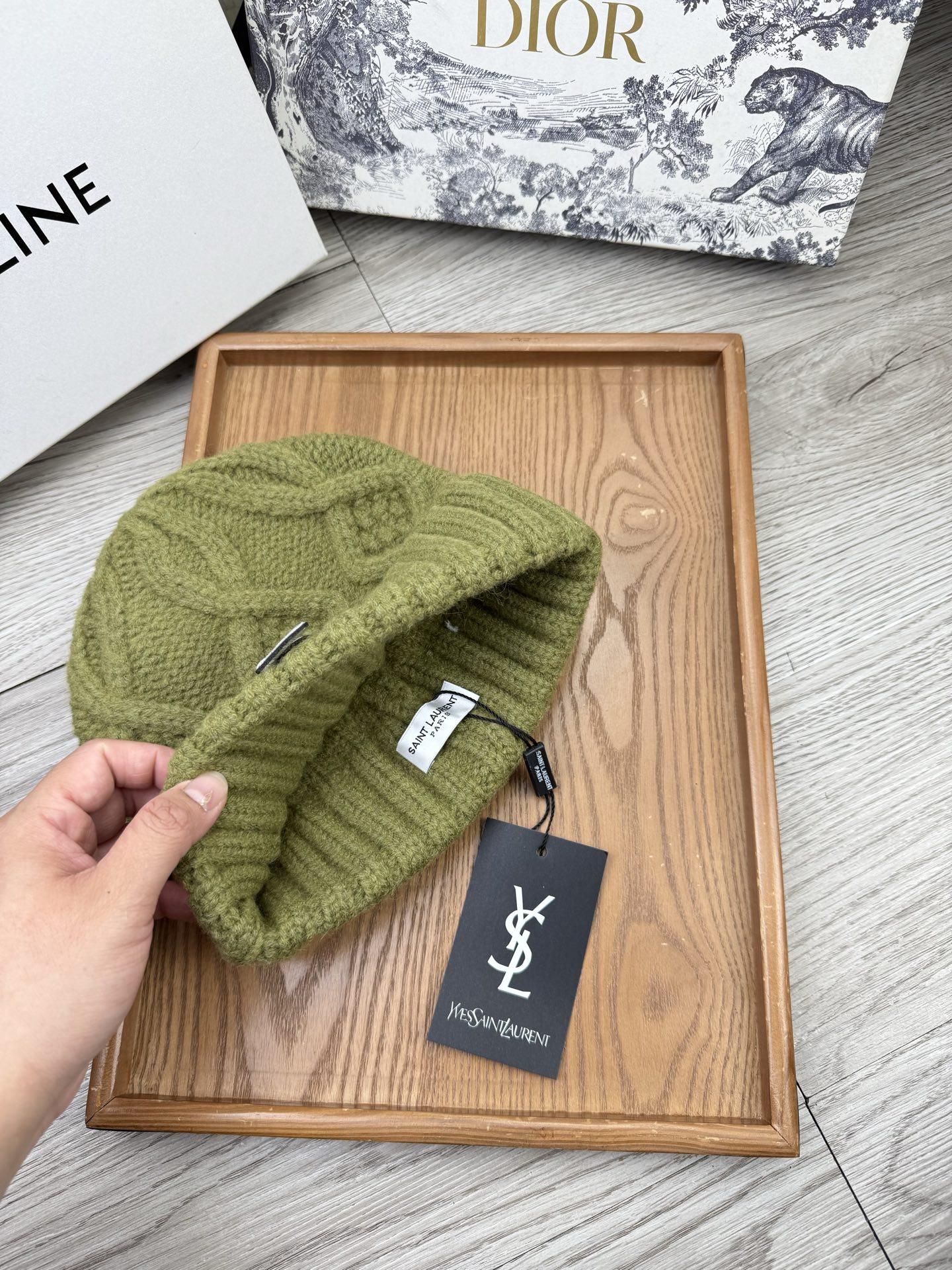 。YSL。福利！【细毛线针织单帽】新款上架，特别实惠的一个系列帽子，面料：细毛线。密度紧致！毛线针织面料