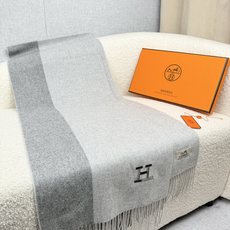 P。 H家。【加宽版-拼色人纹刺绣男士羊绒围巾】怒赞自留,难得的高端男款!家属福利!L非常正的男士围巾~面料大爱,非常柔 P。 H家。【加宽版-拼色人纹刺绣男士羊绒围巾】怒赞自留,难得的高端男款!家属福利!L非常正的男士围巾~面料大爱,非常柔