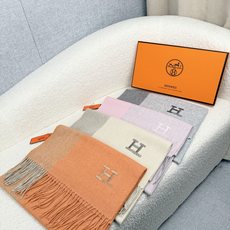 P。 H家。【加宽版-拼色人纹刺绣男士羊绒围巾】怒赞自留,难得的高端男款!家属福利!L非常正的男士围巾~面料大爱,非常柔 P。 H家。【加宽版-拼色人纹刺绣男士羊绒围巾】怒赞自留,难得的高端男款!家属福利!L非常正的男士围巾~面料大爱,非常柔
