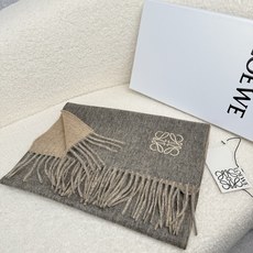 P。Loewe。【刺绣-双面围巾】6个色!感觉有了它真心不会再爱了.QC手里扣下的.真正专柜正品.全部今年最新logo最 P。Loewe。【刺绣-双面围巾】6个色!感觉有了它真心不会再爱了.QC手里扣下的.真正专柜正品.全部今年最新logo最