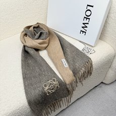 P。Loewe。【刺绣-双面围巾】6个色!感觉有了它真心不会再爱了.QC手里扣下的.真正专柜正品.全部今年最新logo最 P。Loewe。【刺绣-双面围巾】6个色!感觉有了它真心不会再爱了.QC手里扣下的.真正专柜正品.全部今年最新logo最