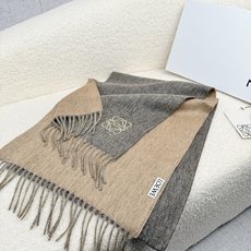 P。Loewe。【刺绣-双面围巾】6个色!感觉有了它真心不会再爱了.QC手里扣下的.真正专柜正品.全部今年最新logo最 P。Loewe。【刺绣-双面围巾】6个色!感觉有了它真心不会再爱了.QC手里扣下的.真正专柜正品.全部今年最新logo最