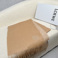 P。Loewe。【刺绣-双面围巾】6个色!感觉有了它真心不会再爱了.QC手里扣下的.真正专柜正品.全部今年最新logo最 P。Loewe。【刺绣-双面围巾】6个色!感觉有了它真心不会再爱了.QC手里扣下的.真正专柜正品.全部今年最新logo最