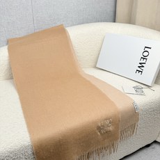 P。Loewe。【刺绣-双面围巾】6个色!感觉有了它真心不会再爱了.QC手里扣下的.真正专柜正品.全部今年最新logo最 P。Loewe。【刺绣-双面围巾】6个色!感觉有了它真心不会再爱了.QC手里扣下的.真正专柜正品.全部今年最新logo最