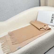 P。Loewe。【刺绣-双面围巾】6个色!感觉有了它真心不会再爱了.QC手里扣下的.真正专柜正品.全部今年最新logo最 P。Loewe。【刺绣-双面围巾】6个色!感觉有了它真心不会再爱了.QC手里扣下的.真正专柜正品.全部今年最新logo最
