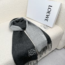 P。Loewe。【刺绣-双面围巾】6个色!感觉有了它真心不会再爱了.QC手里扣下的.真正专柜正品.全部今年最新logo最 P。Loewe。【刺绣-双面围巾】6个色!感觉有了它真心不会再爱了.QC手里扣下的.真正专柜正品.全部今年最新logo最