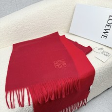 P。Loewe。【刺绣-双面围巾】6个色!感觉有了它真心不会再爱了.QC手里扣下的.真正专柜正品.全部今年最新logo最 P。Loewe。【刺绣-双面围巾】6个色!感觉有了它真心不会再爱了.QC手里扣下的.真正专柜正品.全部今年最新logo最