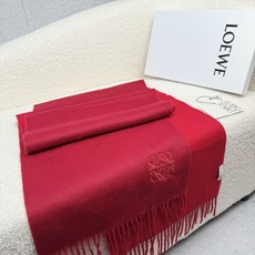 P。Loewe。【刺绣-双面围巾】6个色!感觉有了它真心不会再爱了.QC手里扣下的.真正专柜正品.全部今年最新logo最 P。Loewe。【刺绣-双面围巾】6个色!感觉有了它真心不会再爱了.QC手里扣下的.真正专柜正品.全部今年最新logo最