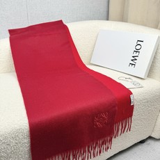 P。Loewe。【刺绣-双面围巾】6个色!感觉有了它真心不会再爱了.QC手里扣下的.真正专柜正品.全部今年最新logo最 P。Loewe。【刺绣-双面围巾】6个色!感觉有了它真心不会再爱了.QC手里扣下的.真正专柜正品.全部今年最新logo最