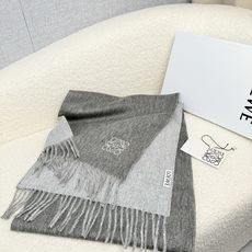 P。Loewe。【刺绣-双面围巾】6个色!感觉有了它真心不会再爱了.QC手里扣下的.真正专柜正品.全部今年最新logo最 P。Loewe。【刺绣-双面围巾】6个色!感觉有了它真心不会再爱了.QC手里扣下的.真正专柜正品.全部今年最新logo最