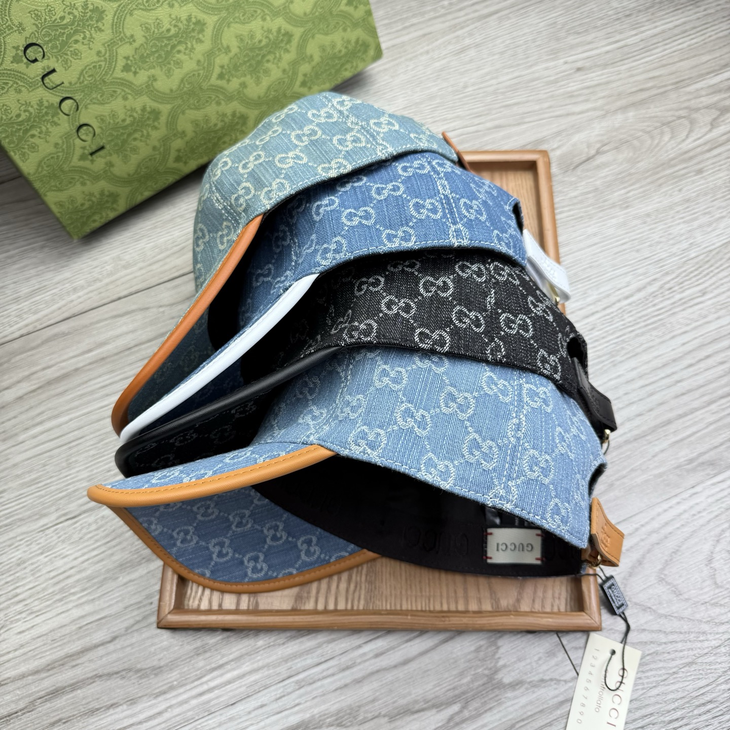 NO:883189,.G Home. [Super A quality - with transparent dust bag] The latest model!  Fashion trend, high-end workmanship!  Every hat is made with care!  Oxford material!  First layer of cowhide!  Comes with box, dust bag, extraordinary quality, details are also very important. Genuine leather cap nails, leather adjustment strap!  Hats, straw hats, bucket hats, baseball caps, hats, gucci, espadrilles, cowhide, hats19860909.G家.【超A品质-配透明防尘袋】最新款！时尚潮流,高端做工！每一个帽子都是用心之作！牛津材质！头层牛皮！配盒子、防尘袋、非一般的品质,细节也很重要.真皮帽钉,真皮调节带！帽子草帽渔夫帽棒球帽,帽子,gucci,espadrilles,cowhide,hats,hat