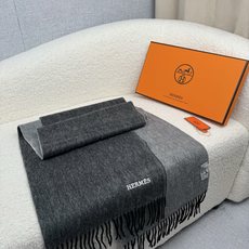 P。H家。【双面围巾】感觉有了它真心不会再爱了.QC手里扣下的.真正专柜正品.全部今年最新logo最新防伪.每一条都是q P。H家。【双面围巾】感觉有了它真心不会再爱了.QC手里扣下的.真正专柜正品.全部今年最新logo最新防伪.每一条都是q