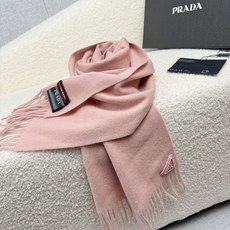 P。Prada。【素色金属三角标-羊绒围巾】5个色!感觉有了它真心不会再爱了.QC手里扣下的.真正专柜正品.全部今年最新 P。Prada。【素色金属三角标-羊绒围巾】5个色!感觉有了它真心不会再爱了.QC手里扣下的.真正专柜正品.全部今年最新