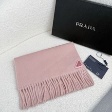 P。Prada。【素色金属三角标-羊绒围巾】5个色!感觉有了它真心不会再爱了.QC手里扣下的.真正专柜正品.全部今年最新 P。Prada。【素色金属三角标-羊绒围巾】5个色!感觉有了它真心不会再爱了.QC手里扣下的.真正专柜正品.全部今年最新