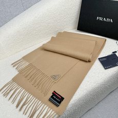 P。Prada。【素色金属三角标-羊绒围巾】5个色!感觉有了它真心不会再爱了.QC手里扣下的.真正专柜正品.全部今年最新 P。Prada。【素色金属三角标-羊绒围巾】5个色!感觉有了它真心不会再爱了.QC手里扣下的.真正专柜正品.全部今年最新
