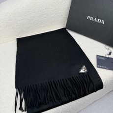 P。Prada。【素色金属三角标-羊绒围巾】5个色!感觉有了它真心不会再爱了.QC手里扣下的.真正专柜正品.全部今年最新 P。Prada。【素色金属三角标-羊绒围巾】5个色!感觉有了它真心不会再爱了.QC手里扣下的.真正专柜正品.全部今年最新