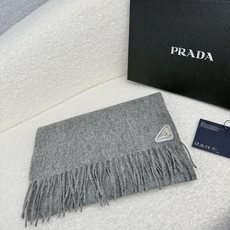 P。Prada。【素色金属三角标-羊绒围巾】5个色!感觉有了它真心不会再爱了.QC手里扣下的.真正专柜正品.全部今年最新 P。Prada。【素色金属三角标-羊绒围巾】5个色!感觉有了它真心不会再爱了.QC手里扣下的.真正专柜正品.全部今年最新