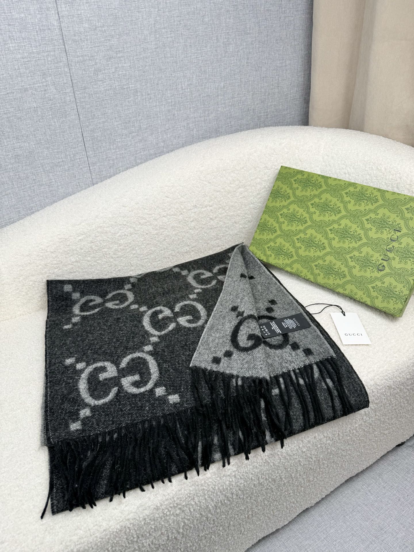 P。Gu*ci最新ZG同步款‼️图案真的超级好看啊~就喜欢这种GG腔调！价格超级给力，福利推荐❤️ZG售