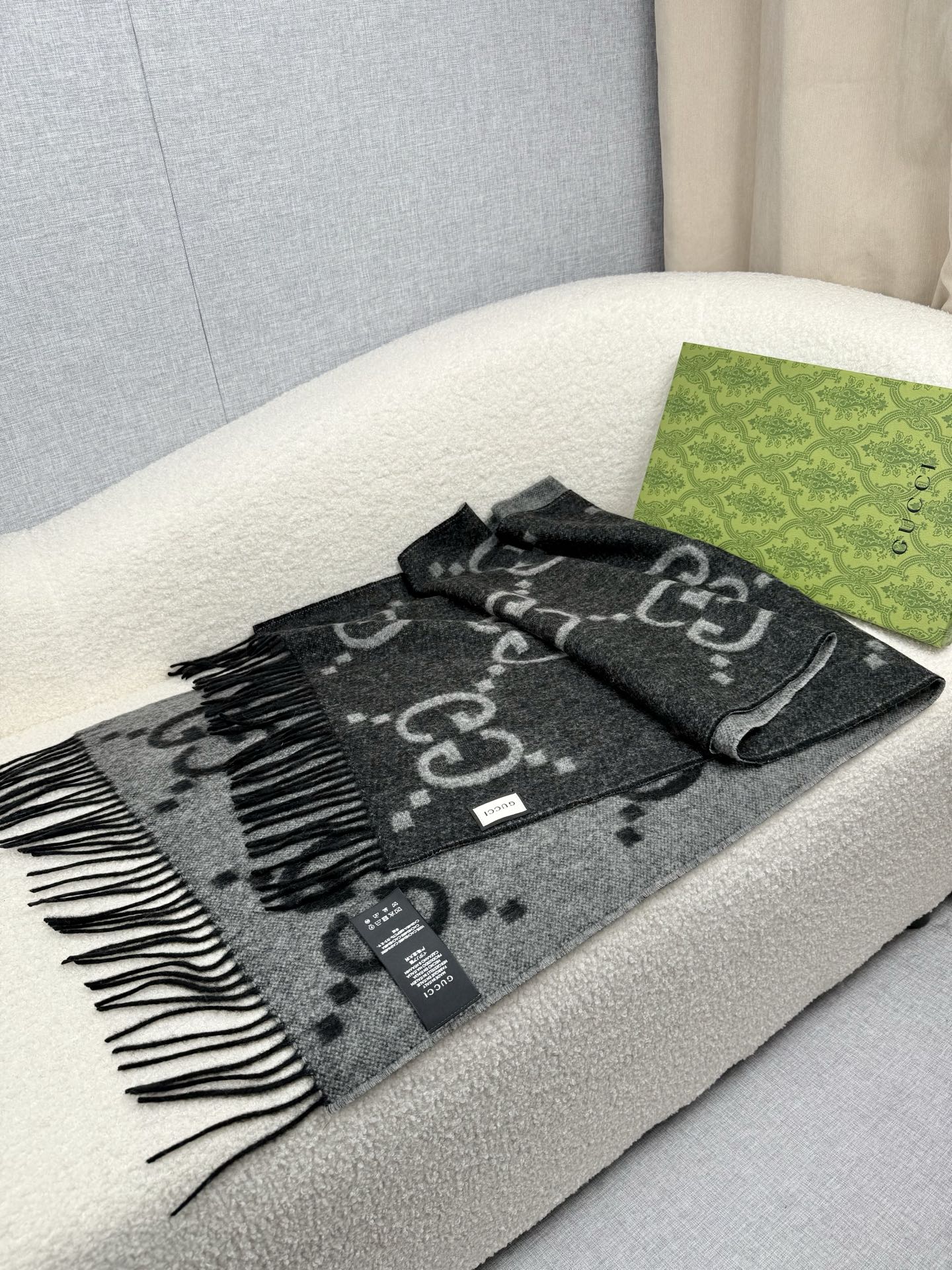 P。Gu*ci最新ZG同步款‼️图案真的超级好看啊~就喜欢这种GG腔调！价格超级给力，福利推荐❤️ZG售