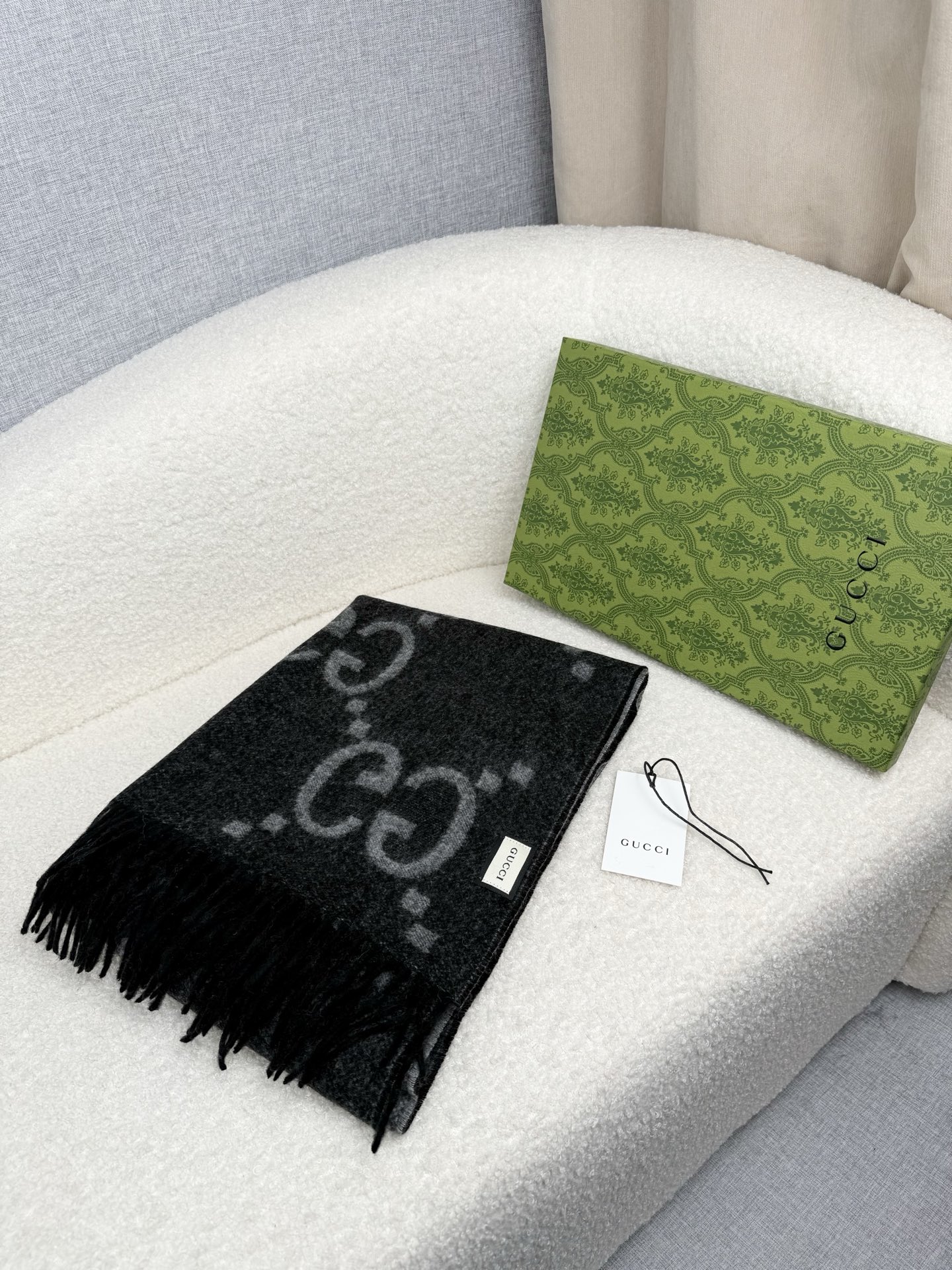 P。Gu*ci最新ZG同步款‼️图案真的超级好看啊~就喜欢这种GG腔调！价格超级给力，福利推荐❤️ZG售