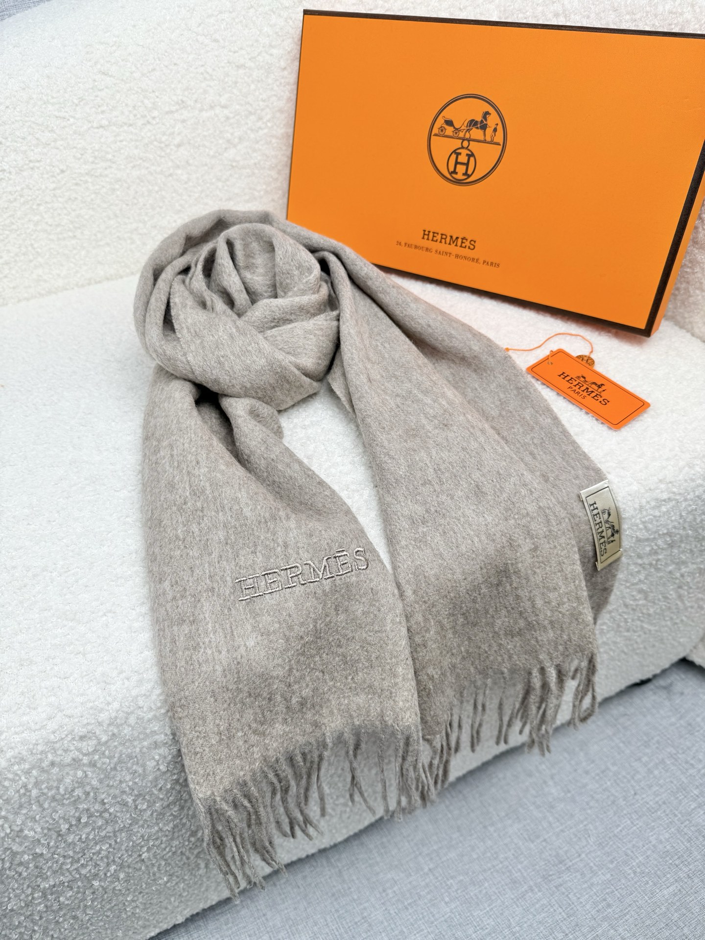 。。H家。【紫绒色-双面男士羊绒围巾】感觉有了它真心不会再爱了.QC手里扣下的.真正专柜正品.全部今年最