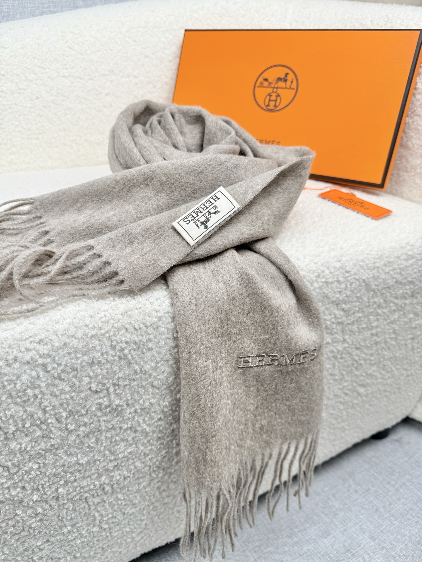 。。H家。【紫绒色-双面男士羊绒围巾】感觉有了它真心不会再爱了.QC手里扣下的.真正专柜正品.全部今年最