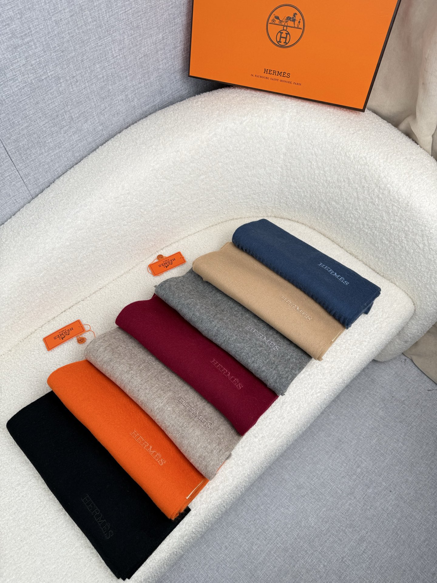 。。H家。【大理石蓝-双面男士羊绒围巾】感觉有了它真心不会再爱了.QC手里扣下的.真正专柜正品.全部今年