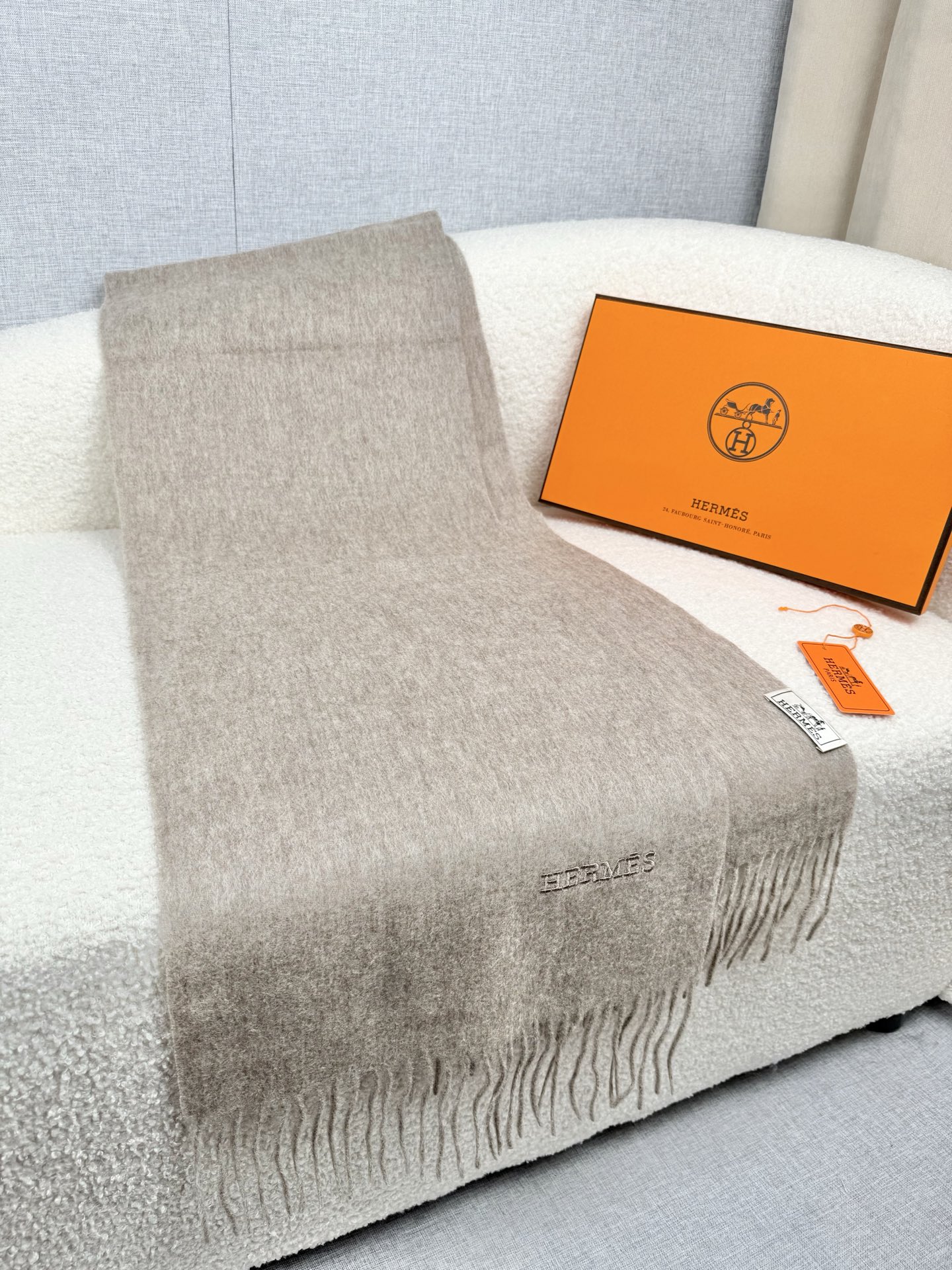 。。H家。【紫绒色-双面男士羊绒围巾】感觉有了它真心不会再爱了.QC手里扣下的.真正专柜正品.全部今年最