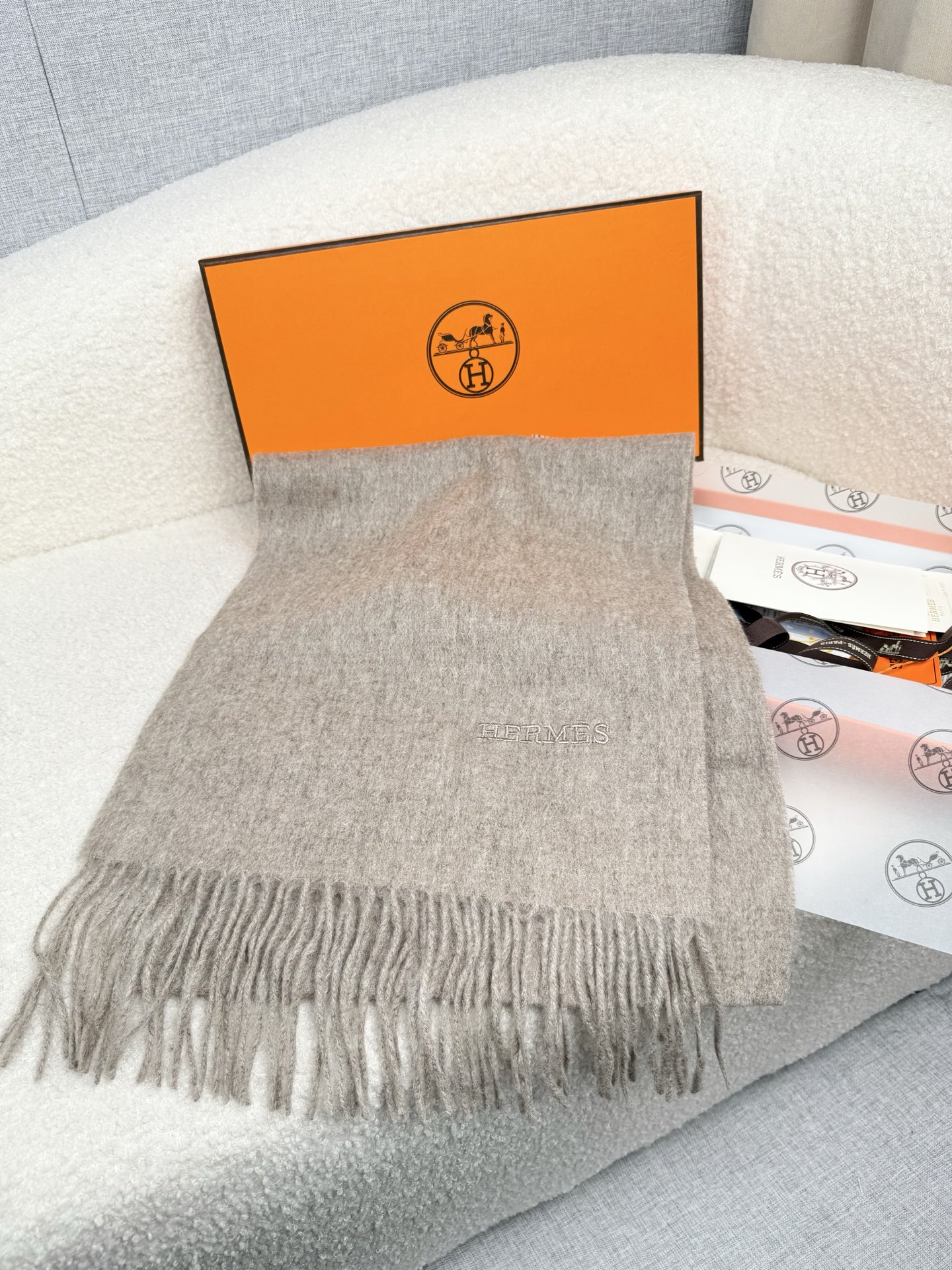 。。H家。【紫绒色-双面男士羊绒围巾】感觉有了它真心不会再爱了.QC手里扣下的.真正专柜正品.全部今年最