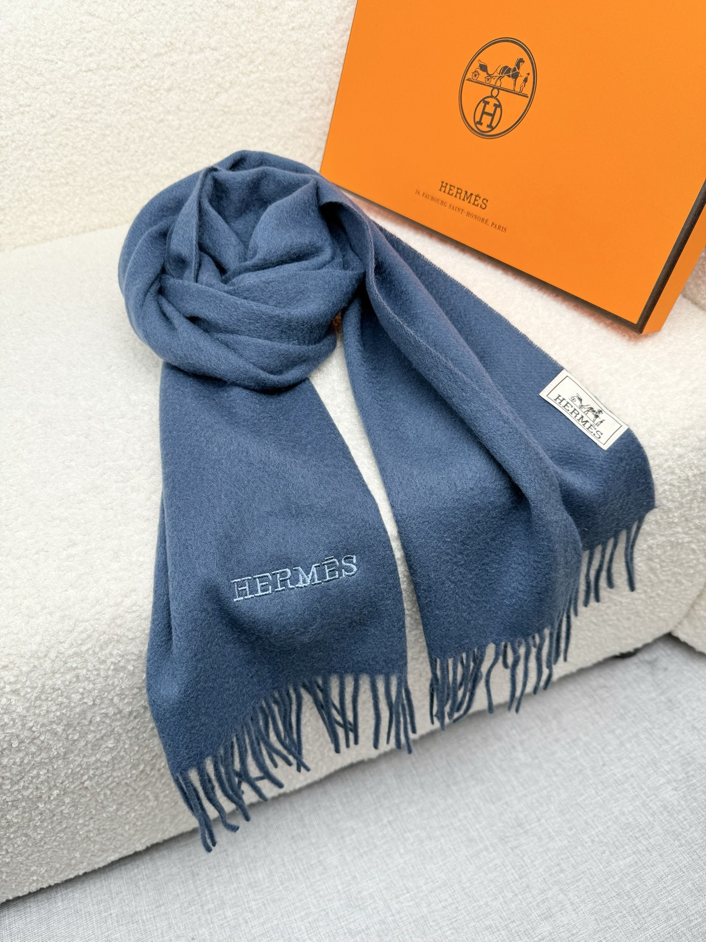 。。H家。【大理石蓝-双面男士羊绒围巾】感觉有了它真心不会再爱了.QC手里扣下的.真正专柜正品.全部今年