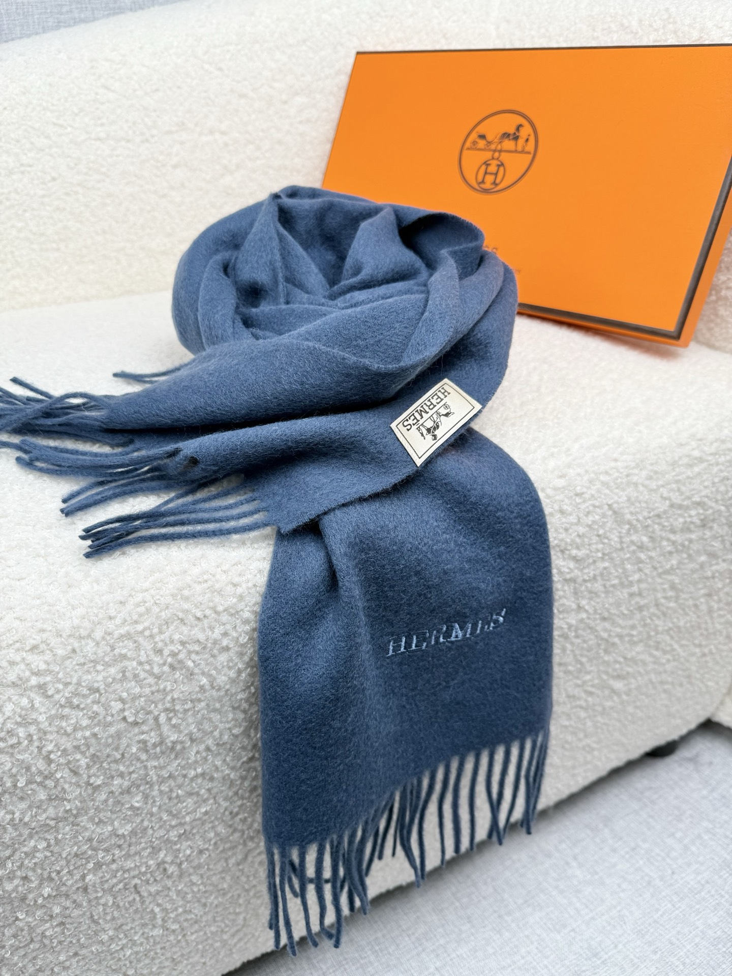 。。H家。【大理石蓝-双面男士羊绒围巾】感觉有了它真心不会再爱了.QC手里扣下的.真正专柜正品.全部今年