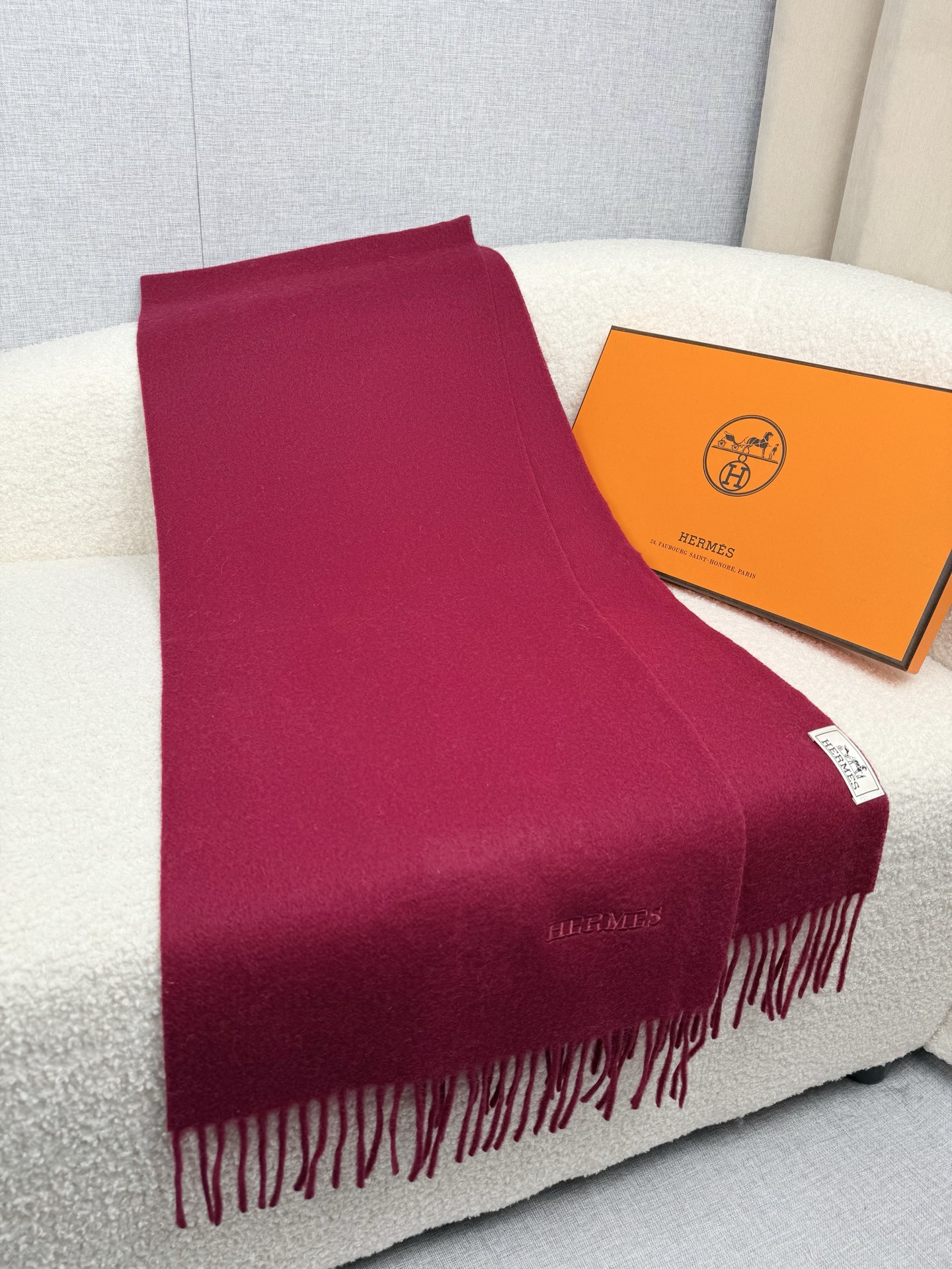 。。H家。【波尔多红-双面男士羊绒围巾】感觉有了它真心不会再爱了.QC手里扣下的.真正专柜正品.全部今年