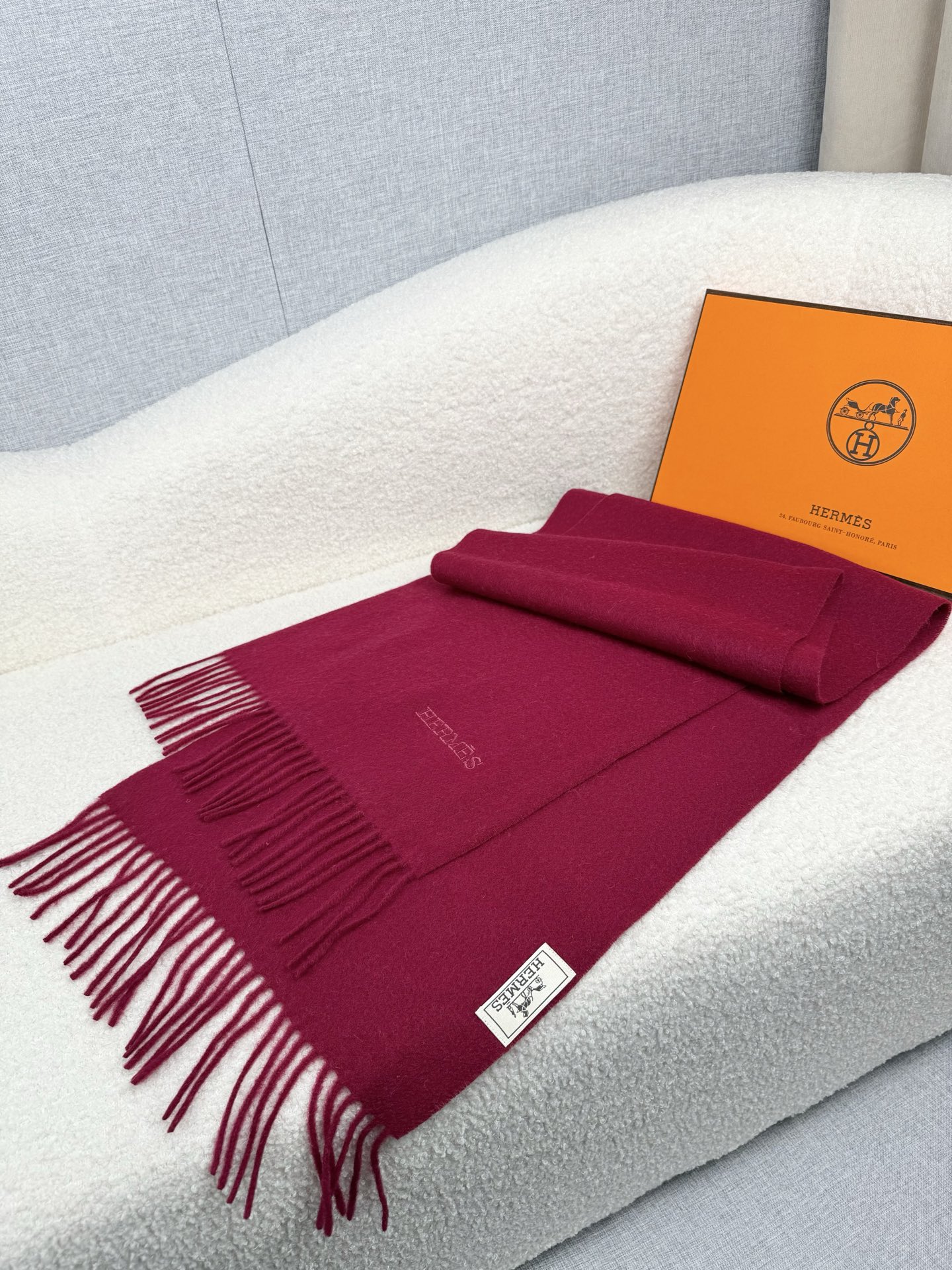 。。H家。【波尔多红-双面男士羊绒围巾】感觉有了它真心不会再爱了.QC手里扣下的.真正专柜正品.全部今年