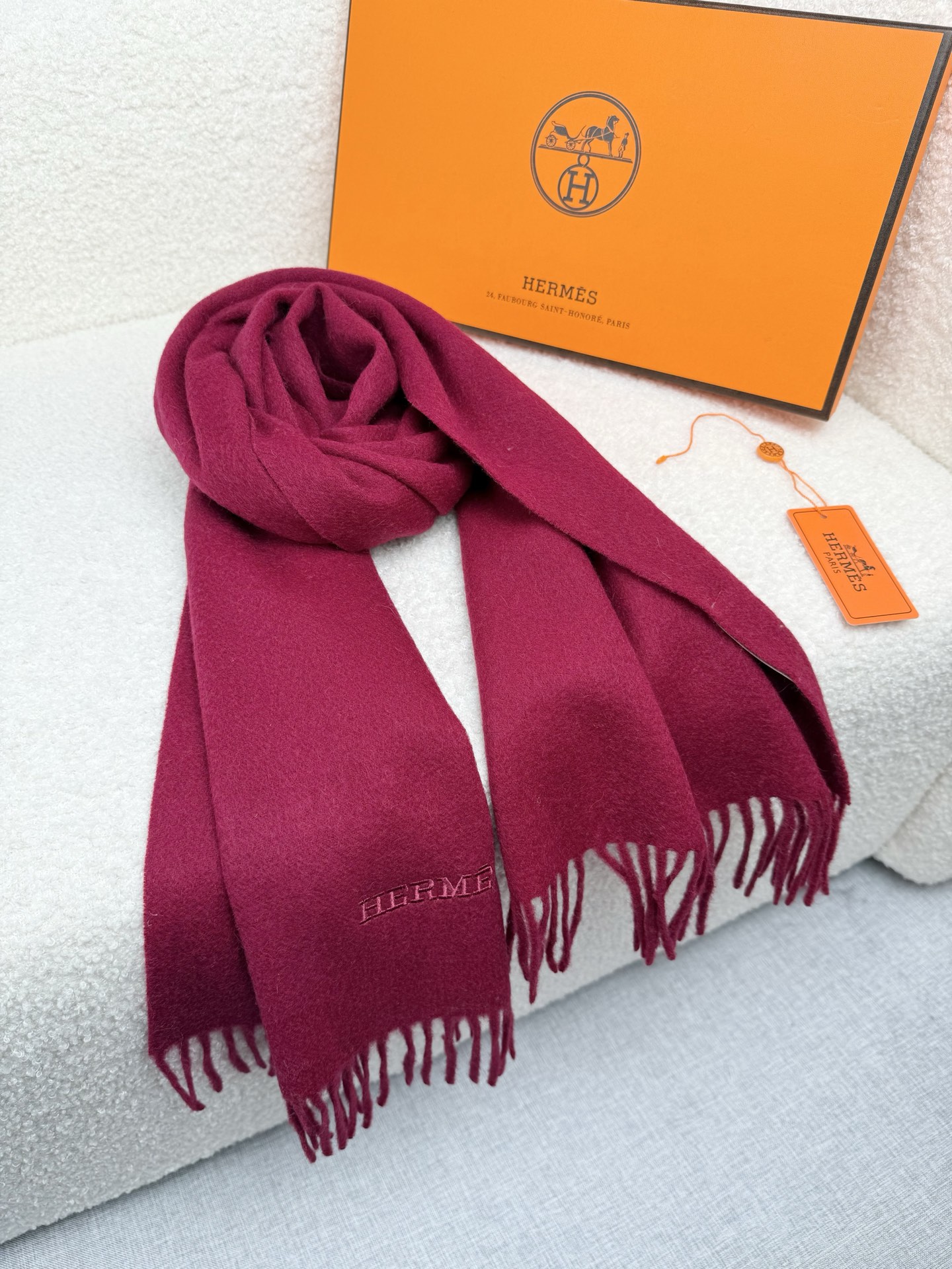 。。H家。【波尔多红-双面男士羊绒围巾】感觉有了它真心不会再爱了.QC手里扣下的.真正专柜正品.全部今年