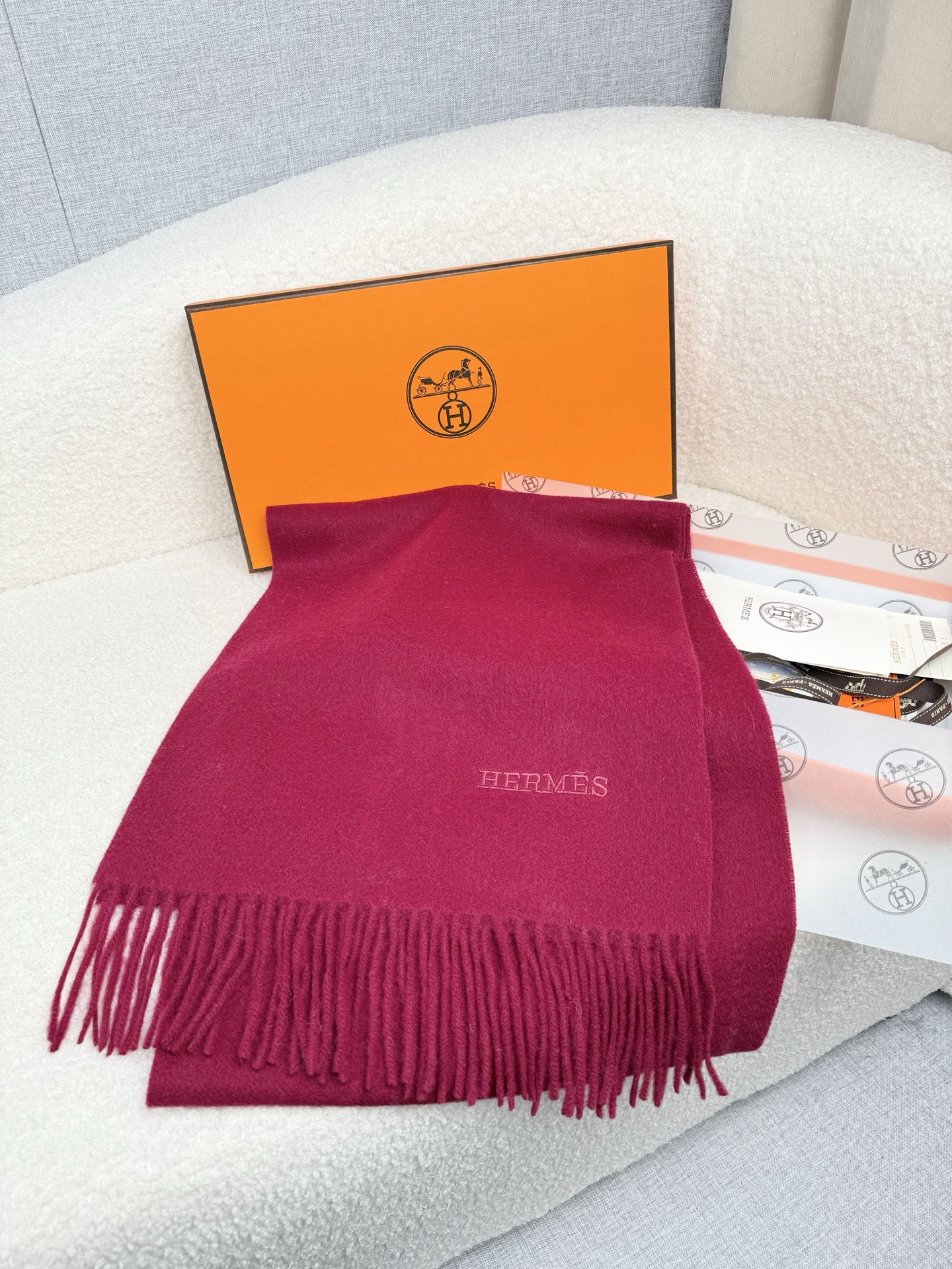 。。H家。【波尔多红-双面男士羊绒围巾】感觉有了它真心不会再爱了.QC手里扣下的.真正专柜正品.全部今年