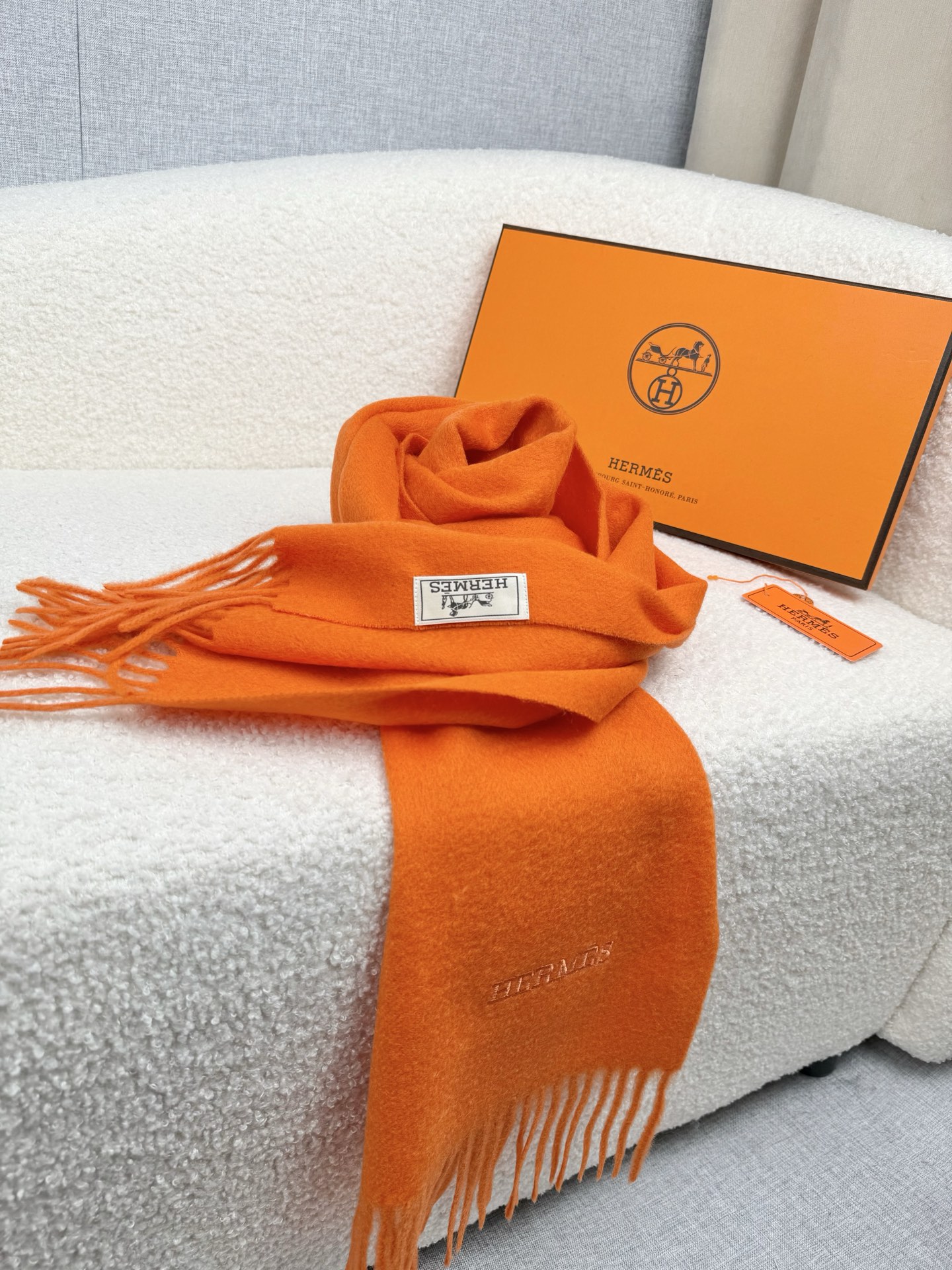 。。H家。【艳橙色-双面男士羊绒围巾】感觉有了它真心不会再爱了.QC手里扣下的.真正专柜正品.全部今年最