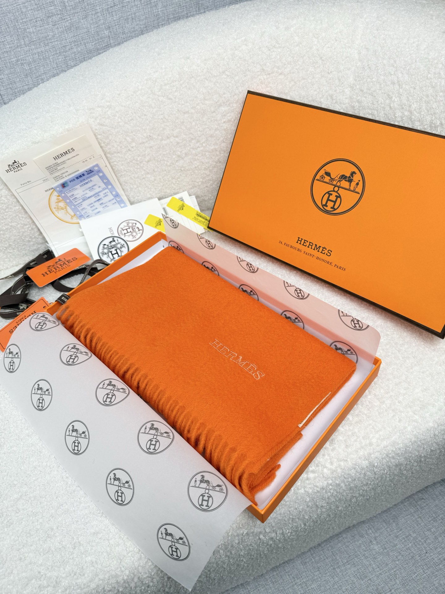 。。H家。【艳橙色-双面男士羊绒围巾】感觉有了它真心不会再爱了.QC手里扣下的.真正专柜正品.全部今年最