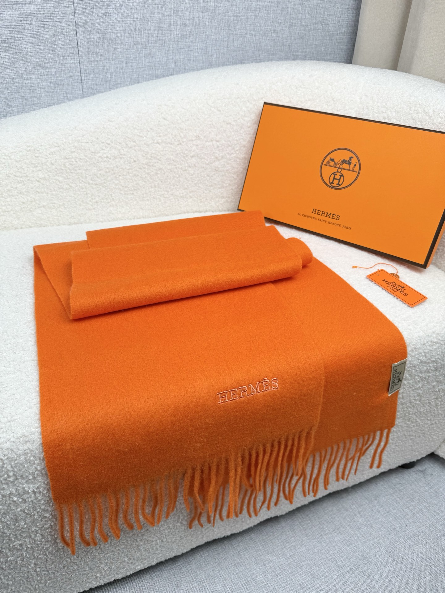 。。H家。【艳橙色-双面男士羊绒围巾】感觉有了它真心不会再爱了.QC手里扣下的.真正专柜正品.全部今年最
