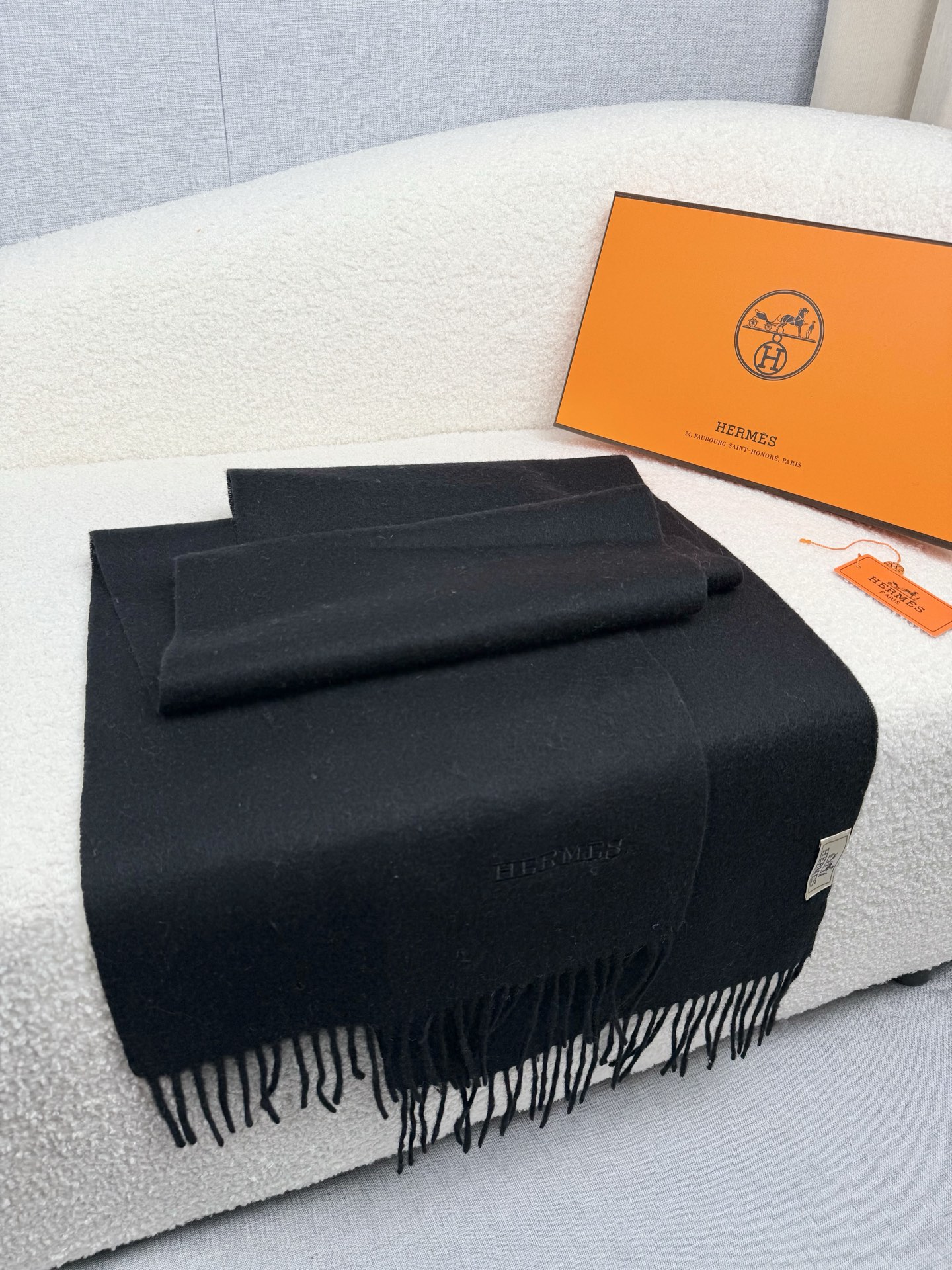 。。H家。【经典黑色-双面男士羊绒围巾】感觉有了它真心不会再爱了.QC手里扣下的.真正专柜正品.全部今年