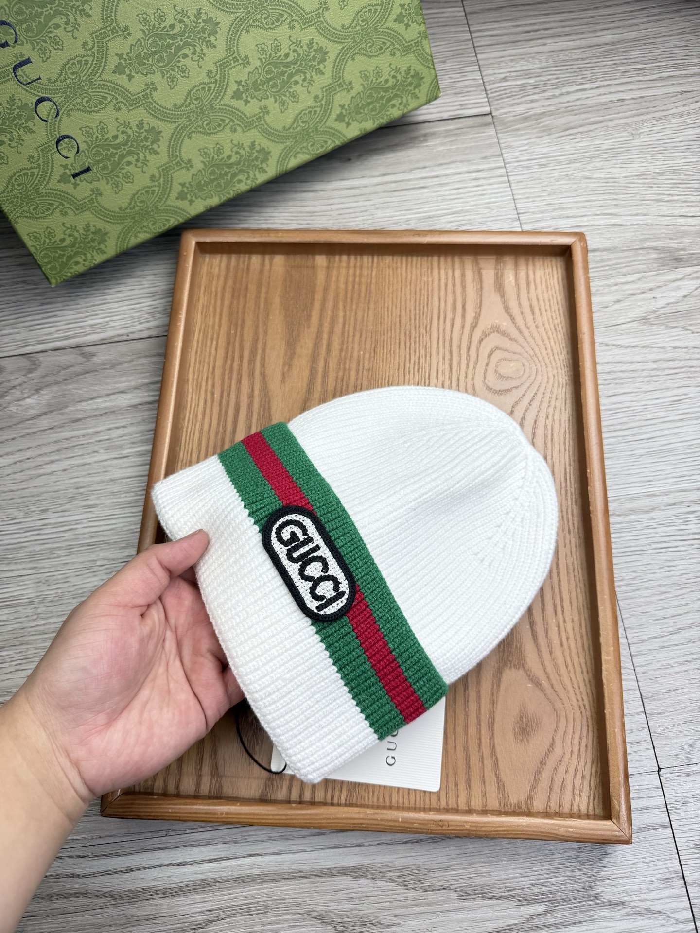 。G家。福利！！新款上架，特别实惠的一个系列帽子，面料：细毛线。密度紧致！毛线针织面料手感舒适透气性好！