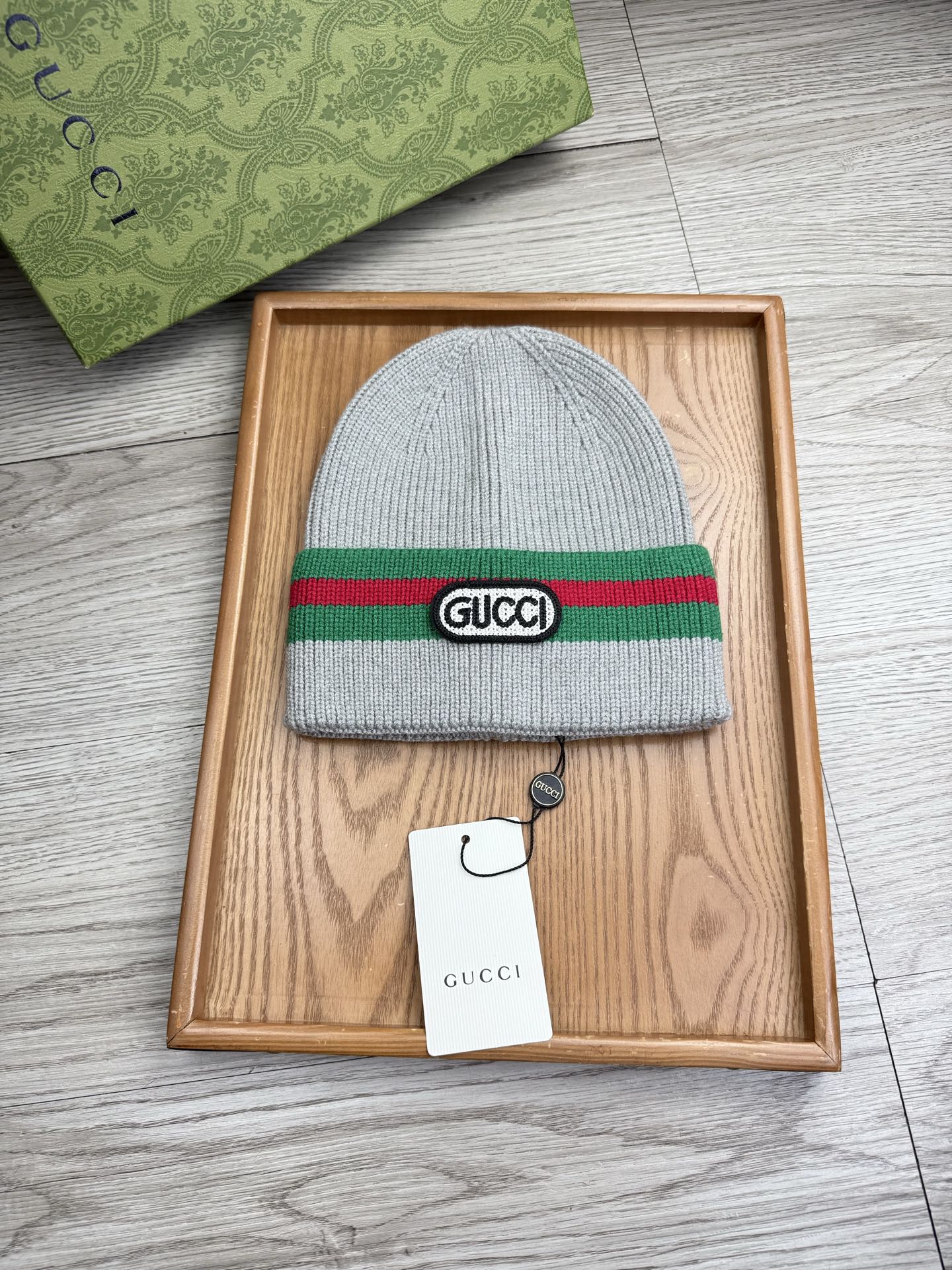 。G家。福利！！新款上架，特别实惠的一个系列帽子，面料：细毛线。密度紧致！毛线针织面料手感舒适透气性好！