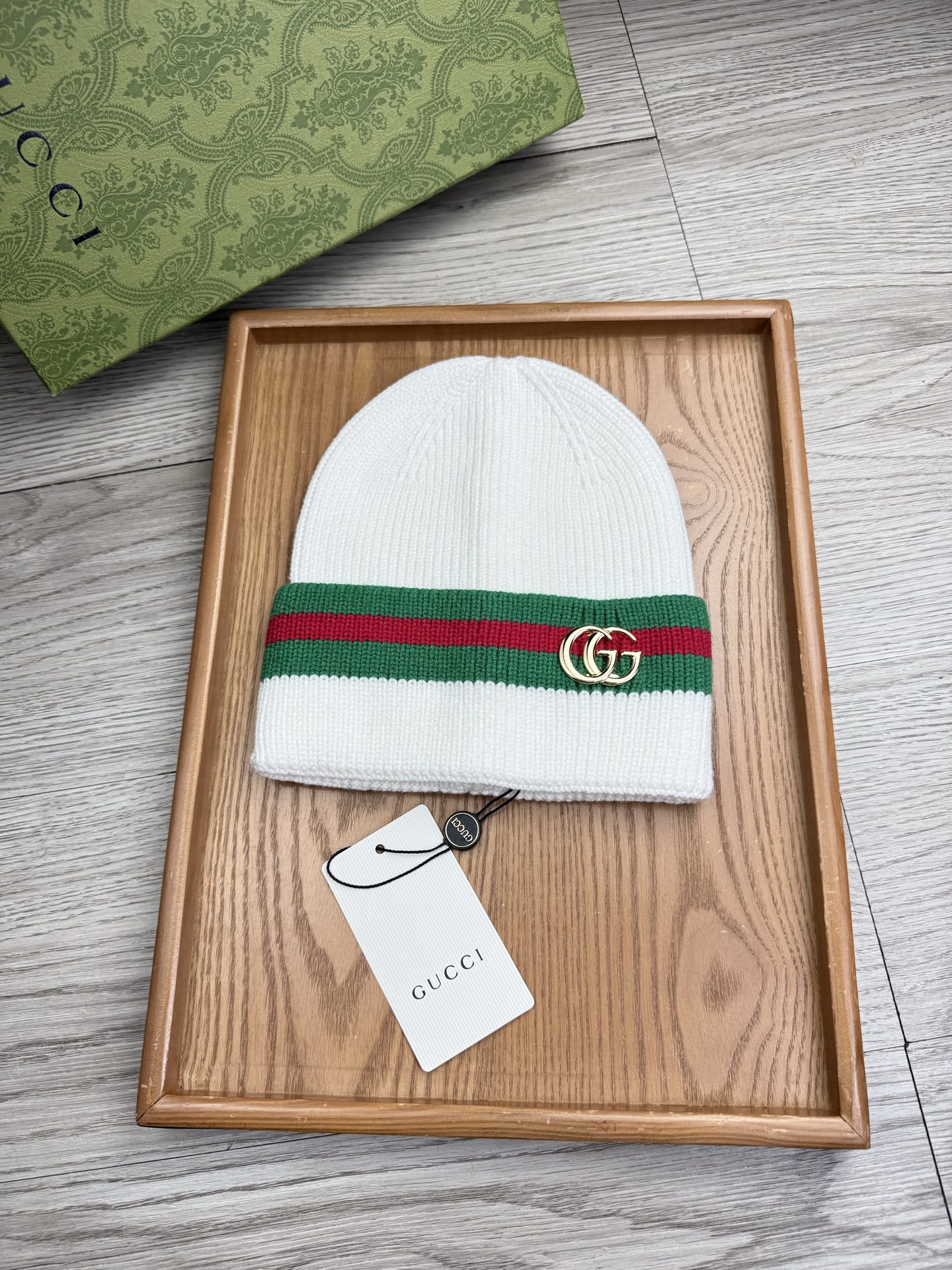 。G家。福利！！新款上架，特别实惠的一个系列帽子，面料：细毛线。密度紧致！毛线针织面料手感舒适透气性好！