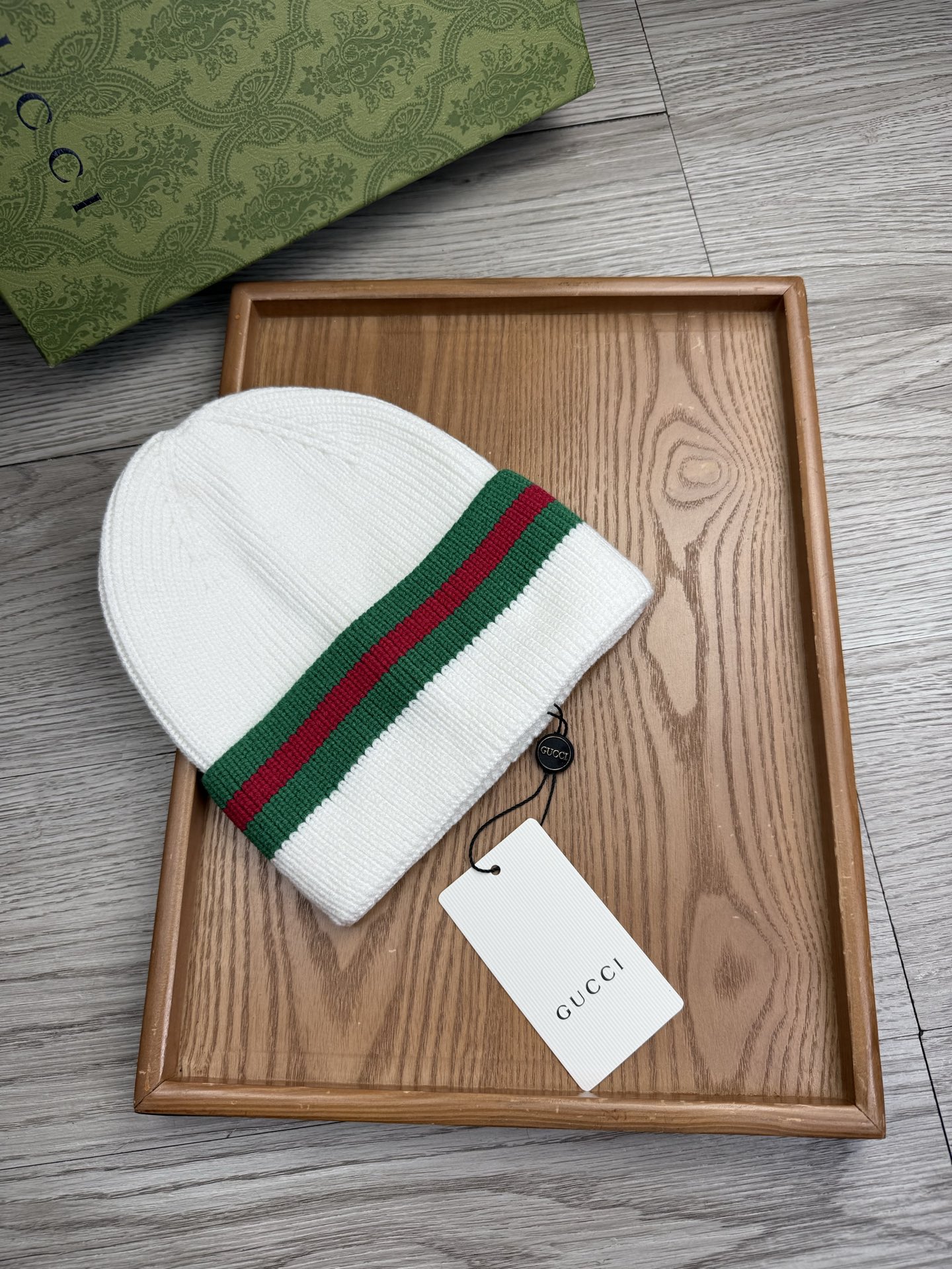 。G家。福利！！新款上架，特别实惠的一个系列帽子，面料：细毛线。密度紧致！毛线针织面料手感舒适透气性好！