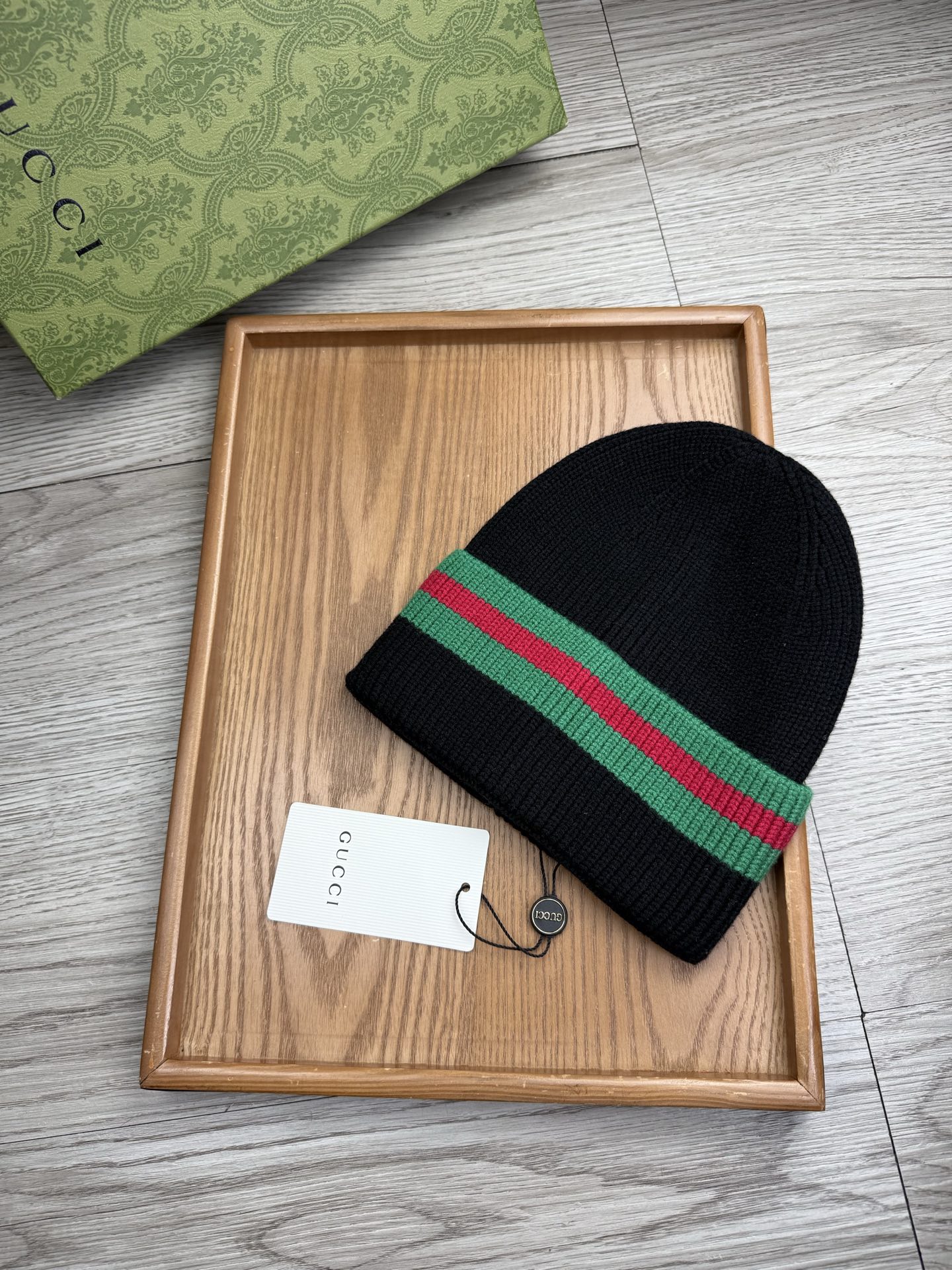 。G家。福利！！新款上架，特别实惠的一个系列帽子，面料：细毛线。密度紧致！毛线针织面料手感舒适透气性好！