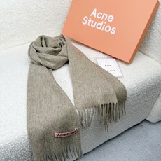 P。ACNE。【粉色新标-轻水波纹羊毛围巾】超级美!AC每年都不可不卖的款!也是年度最值百搭的款!真正ac流水线下来的订 P。ACNE。【粉色新标-轻水波纹羊毛围巾】超级美!AC每年都不可不卖的款!也是年度最值百搭的款!真正ac流水线下来的订
