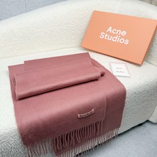 P。ACNE。【粉色新标-轻水波纹羊毛围巾】超级美!AC每年都不可不卖的款!也是年度最值百搭的款!真正ac流水线下来的订 P。ACNE。【粉色新标-轻水波纹羊毛围巾】超级美!AC每年都不可不卖的款!也是年度最值百搭的款!真正ac流水线下来的订