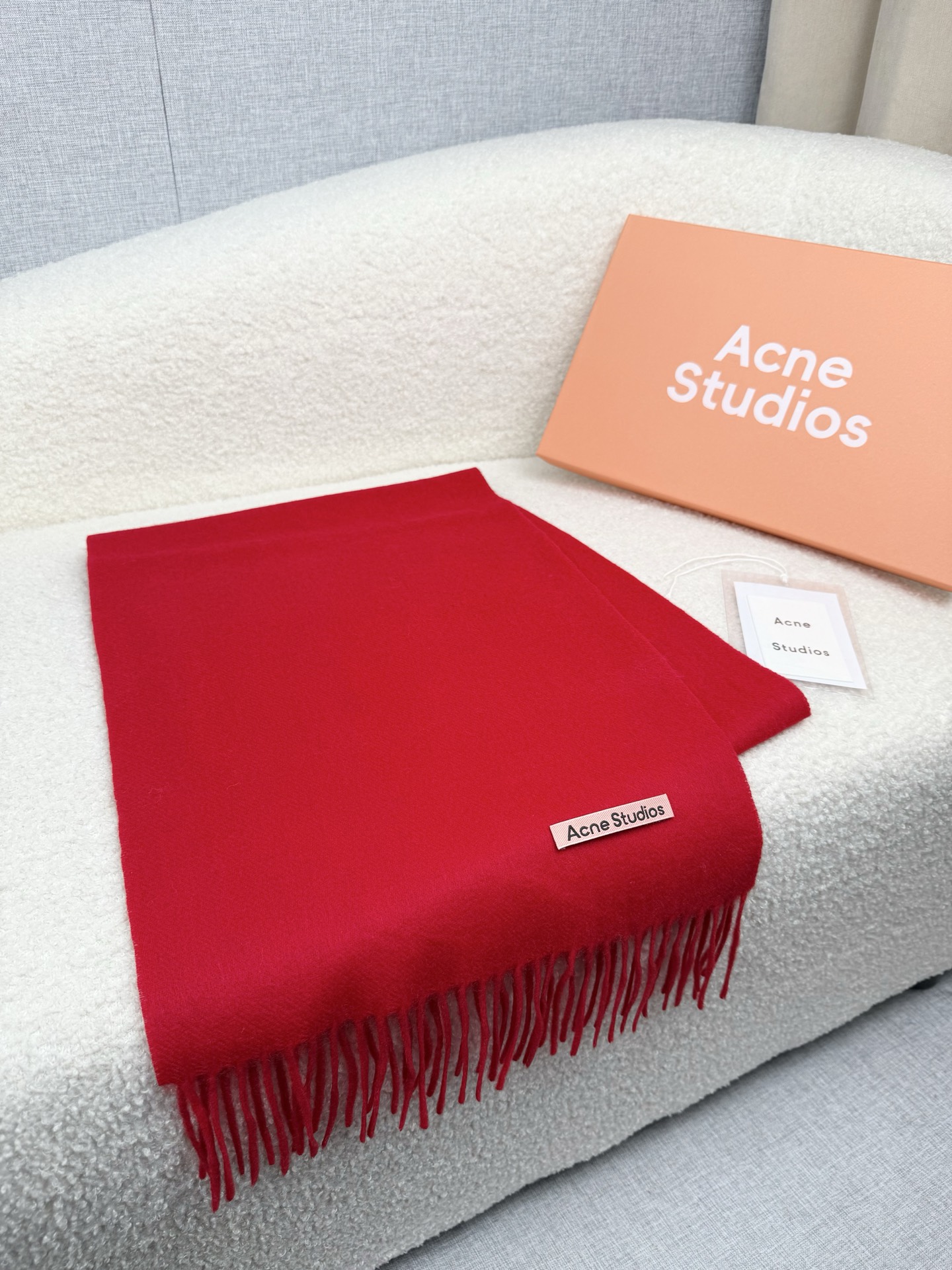 P。ACNE。【粉色新标-轻水波纹羊毛围巾】超级美！AC每年都不可不卖的款！也是年度最值百搭的款！真正ac流水线下来的订