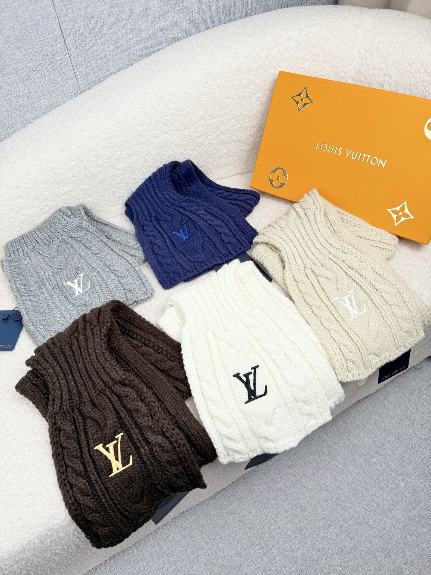 LV scarf LV Logo 30cm 100% 30*180cm — photo 9